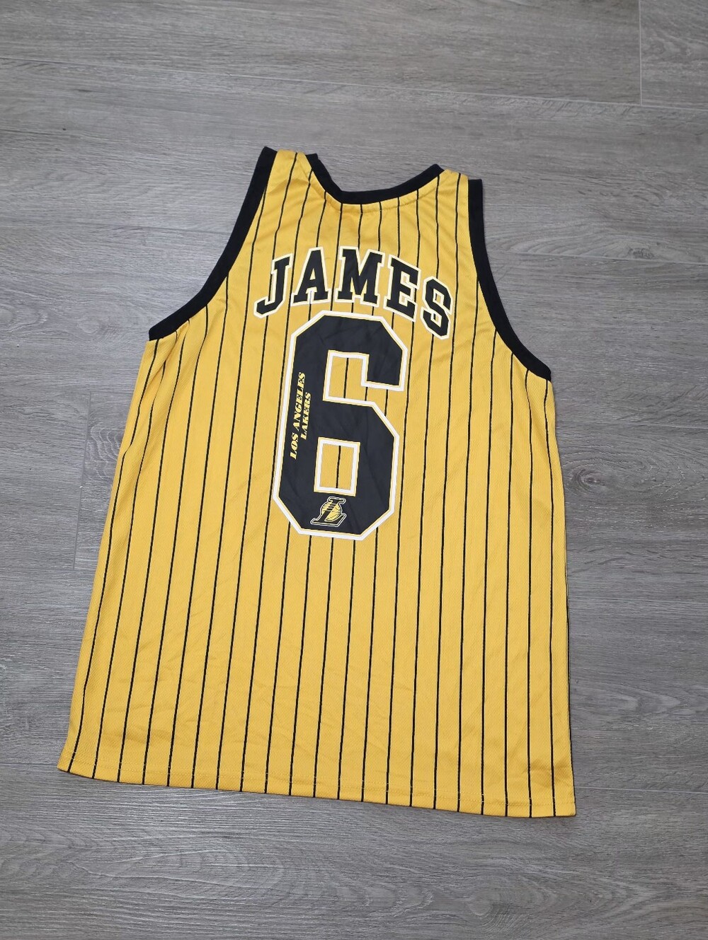 Los Angeles Lakers Jersey #6 Boys Size Large LeBron James Basketball NBA